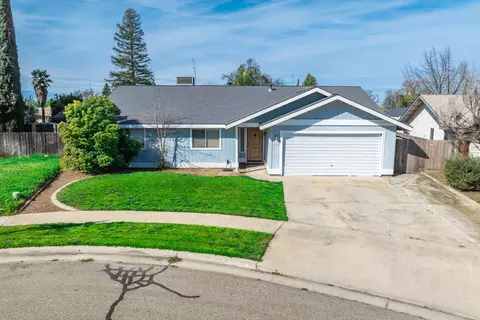 2139 S Conyer Ct, Visalia, CA 93277 photo 2