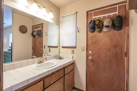 2139 S Conyer Ct, Visalia, CA 93277 photo 16