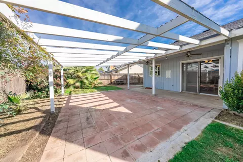 2139 S Conyer Ct, Visalia, CA 93277 photo 25