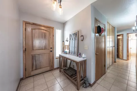 2139 S Conyer Ct, Visalia, CA 93277 photo 4