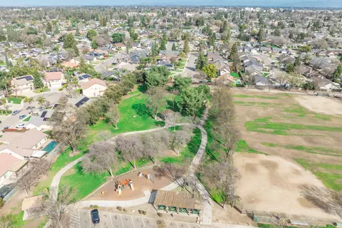 2139 S Conyer Ct, Visalia, CA 93277 photo 34