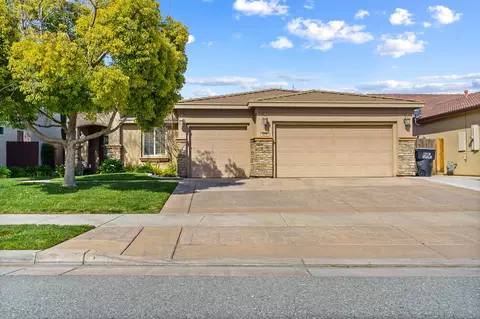 4016 W Ceres Ct, Visalia, CA 93291