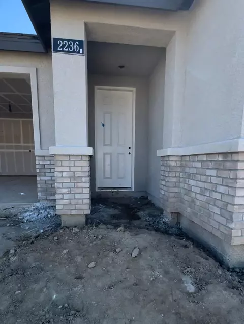 2236 S Edison St, Visalia, CA 93292 photo 3