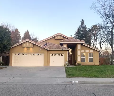 3322 S Stover St, Visalia, CA 93292