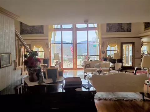 Living - 41425 E Mynatt Dr, Three Rivers, CA 93271 photo 1 of 4