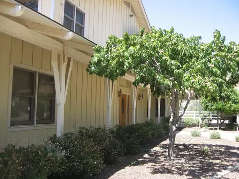 Exterior - 41425 E Mynatt Dr, Three Rivers, CA 93271 photo 4 of 14