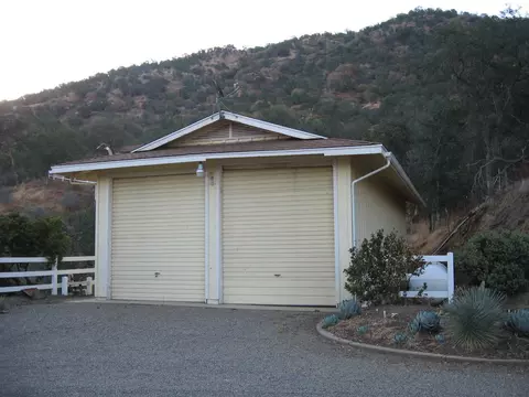 Exterior - 41425 E Mynatt Dr, Three Rivers, CA 93271 photo 9 of 14