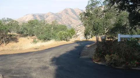 View/Area - 41425 E Mynatt Dr, Three Rivers, CA 93271 photo 2 of 8