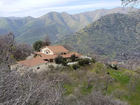 View/Area - 41425 E Mynatt Dr, Three Rivers, CA 93271 photo 4 of 8