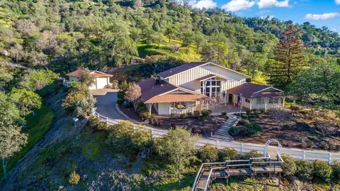 41425 E Mynatt Dr, Three Rivers, CA 93271