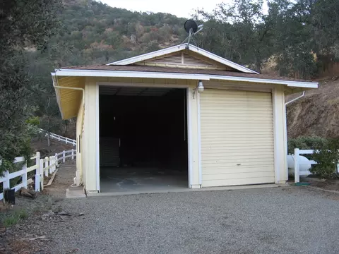 Exterior - 41425 E Mynatt Dr, Three Rivers, CA 93271 photo 10 of 14
