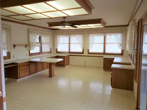 Kitchen - 41425 E Mynatt Dr, Three Rivers, CA 93271 photo 6 of 9