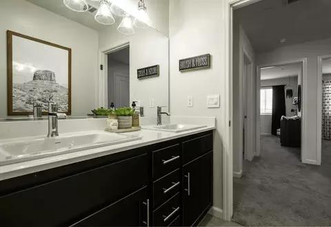 Bath - 1048 E Cameron Ave #1124, Visalia, CA 93292 photo 6 of 6