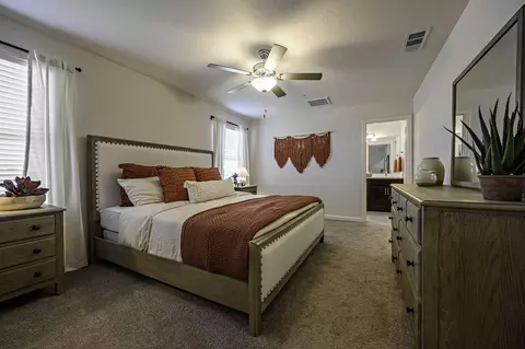 Bedroom - 1048 E Cameron Ave #1124, Visalia, CA 93292 photo 2 of 9