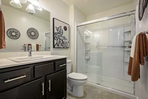 Bath - 1048 E Cameron Ave #1124, Visalia, CA 93292 photo 1 of 6