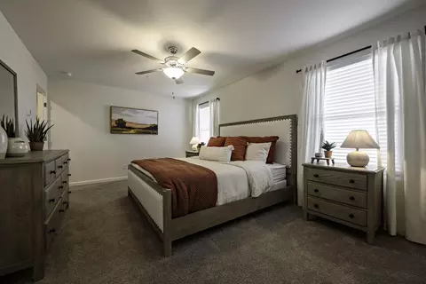Bedroom - 1048 E Cameron Ave #1124, Visalia, CA 93292 photo 3 of 9