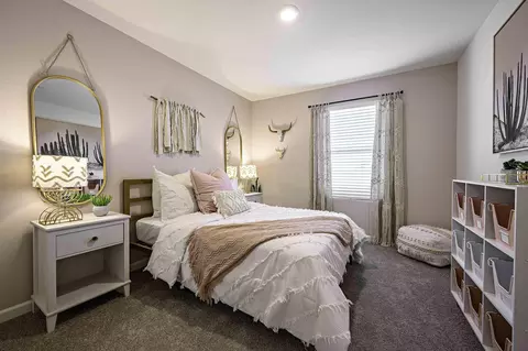 Bedroom - 1048 E Cameron Ave #1124, Visalia, CA 93292 photo 4 of 9