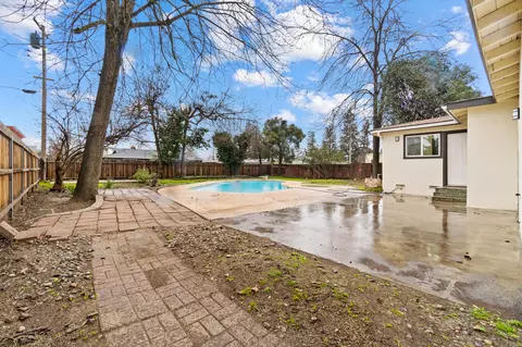 Exterior - 147 E Sandra Ave, Tulare, CA 93274 photo 4 of 8