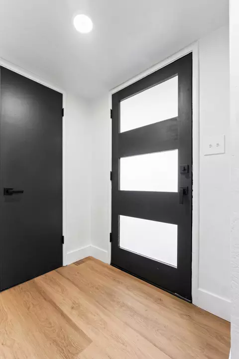Entry Way - 147 E Sandra Ave, Tulare, CA 93274 photo 1 of 1