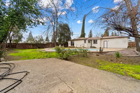 Exterior - 147 E Sandra Ave, Tulare, CA 93274 photo 5 of 8