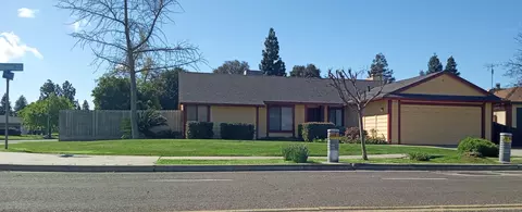 1591 Hillcrest Ave, Tulare, CA 93274
