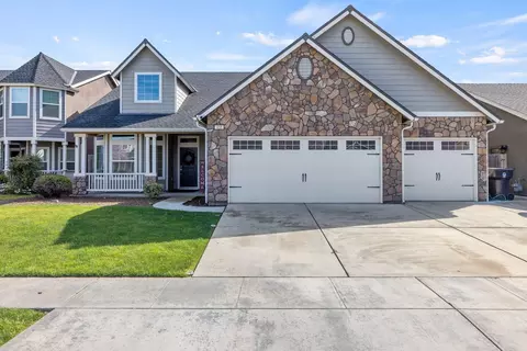 458 Hamilton Cove Ct, Tulare, CA 93274