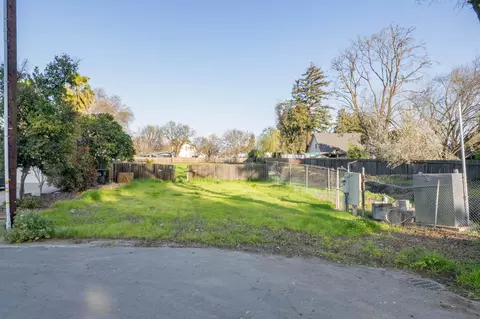 Sowell, Visalia, CA 93277 photo 4