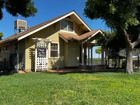 10109 Rd 264, Terra Bella, CA 93270