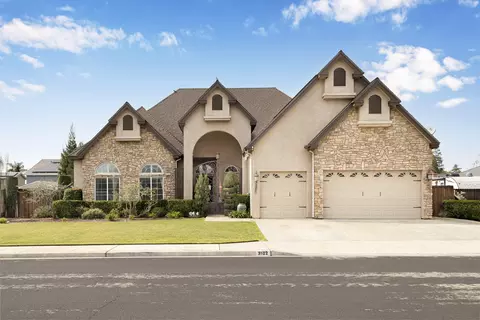3102 Burl Ave, Clovis, CA 93611