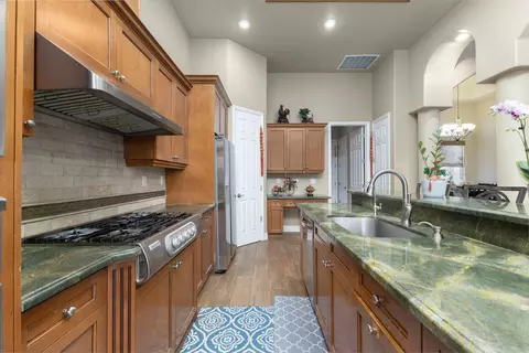 Kitchen - 3102 Burl Ave, Clovis, CA 93611 photo 3 of 5