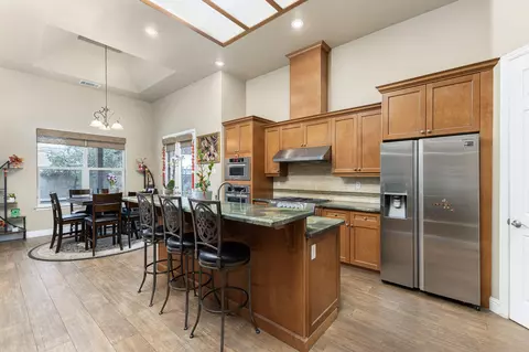 Kitchen - 3102 Burl Ave, Clovis, CA 93611 photo 1 of 5