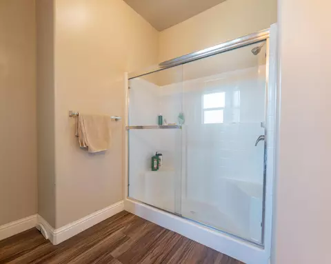 Bath - 2408 San Ardro St, Wasco, CA 93280 photo 5 of 6