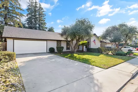 4201 W Nicholas Ave, Visalia, CA 93291