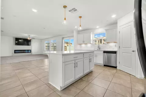 Kitchen - 320 E Porter Ave, Visalia, CA 93291 photo 7 of 7