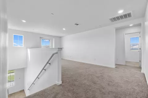 Entry Way - 320 E Porter Ave, Visalia, CA 93291 photo 2 of 2