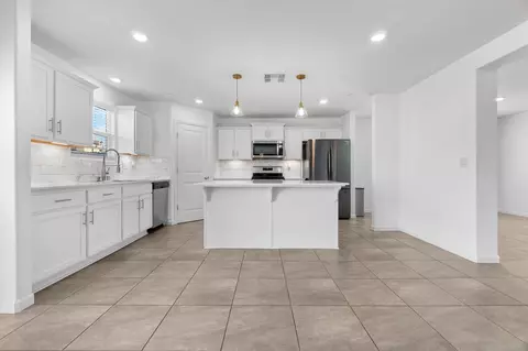 Kitchen - 320 E Porter Ave, Visalia, CA 93291 photo 1 of 7