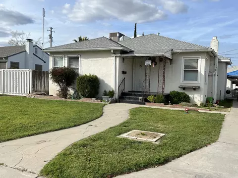 2205 E Weldon Ave, Fresno, CA 93703