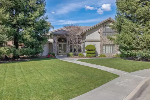 5136 W Vine Ct, Visalia, CA 93291