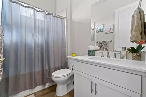 Bath - 1749 N Carson Ave, Clovis, CA 93619 photo 1 of 9