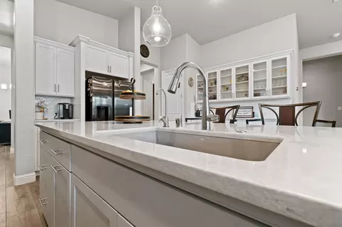 Kitchen - 1749 N Carson Ave, Clovis, CA 93619 photo 7 of 9