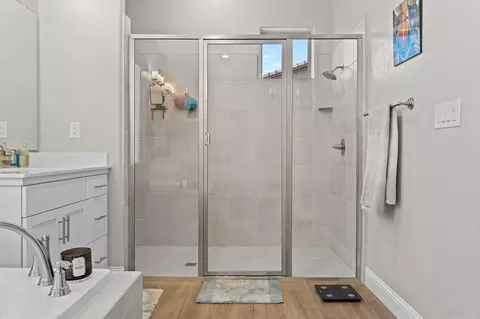 Bath - 1749 N Carson Ave, Clovis, CA 93619 photo 9 of 9