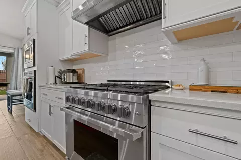 Kitchen - 1749 N Carson Ave, Clovis, CA 93619 photo 6 of 9