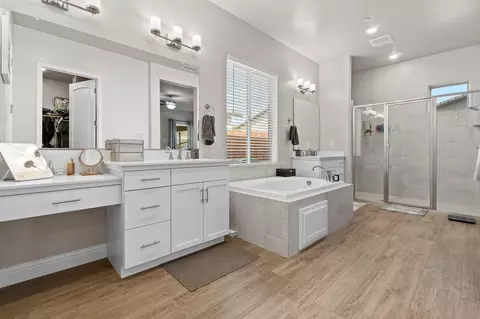 Bath - 1749 N Carson Ave, Clovis, CA 93619 photo 7 of 9