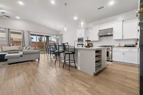 Kitchen - 1749 N Carson Ave, Clovis, CA 93619 photo 2 of 9