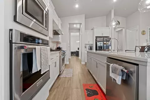 Kitchen - 1749 N Carson Ave, Clovis, CA 93619 photo 8 of 9