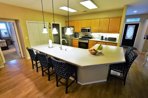 Kitchen - 1327 Mission Dr, Lemoore, CA 93245 photo 1 of 7