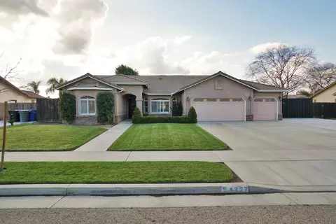 1327 Mission Dr, Lemoore, CA 93245