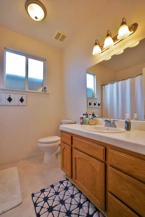Bath - 1327 Mission Dr, Lemoore, CA 93245 photo 1 of 7