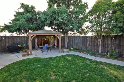 Exterior - 1327 Mission Dr, Lemoore, CA 93245 photo 23 of 29