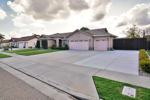 Exterior - 1327 Mission Dr, Lemoore, CA 93245 photo 3 of 29